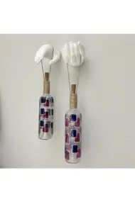 Erkek El Heykeli Dekorlu Lacivert Kırmızı Vitray Şarap Şişesi 2'li Pilli Aplik Set, Duvar Dekor - Görsel 6