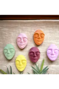 El Yapımı Duvar Maskları 5'li Set, Canlı Renklerle Boyalı Sakin Yüz Maskeleri, Duvar Dekor Objesi - Görsel 8