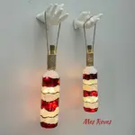 Kadın El Heykeli Dekorlu Peri LED Işıklı Kırmızı Beyaz Vitray Boyama Şampanya Şişesi Aplik 2'li Set