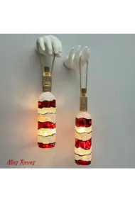 El Yapımı Beyaz Erkek El Heykeli Dekorlu Kırmızı Beyaz Vitray Şarap Şişesi 2'li Aplik Set