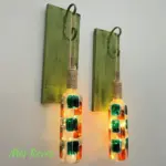 Peri Led Aydınlatma Yeşil Ahşap Dekorlu, Vitray El Boyama Turuncu Desen Şarap Şişesi Aplik 2'li Set