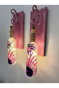 Peri Led Aydınlatmalı Pembe Ahşap Dekorlu, Vitray El Boyama Kırçiçeği Şarap Şişesi Aplik 2'li Set - Görsel 4
