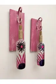 Peri Led Aydınlatmalı Pembe Ahşap Dekorlu, Vitray El Boyama Kırçiçeği Şarap Şişesi Aplik 2'li Set - Görsel 5