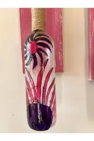 Peri Led Aydınlatmalı Pembe Ahşap Dekorlu, Vitray El Boyama Kırçiçeği Şarap Şişesi Aplik 2'li Set - Görsel 8