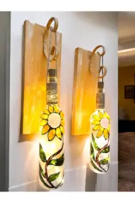 Peri Led Aydınlatma Sarı Ahşap Dekorlu, Vitray El Boyama Ayçiçekli Şarap Şişesi Aplik 2 'li Set.
