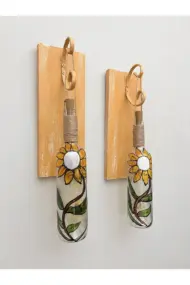 Peri Led Aydınlatma Sarı Ahşap Dekorlu, Vitray El Boyama Ayçiçekli Şarap Şişesi Aplik 2 'li Set. - Görsel 5