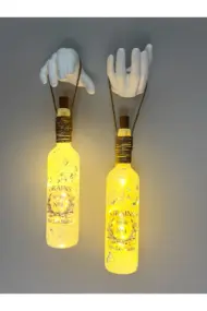 El Yapımı Heykel El Dekorlu Led Işıklı Buzlu Cam Şarap Şişesi Aplik 2'li Set - Görsel 3