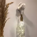 El Yapımı Heykel El Dekorlu Led Işıklı Beyaz Şarap Şişesi Aplik