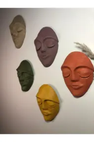 El Yapımı Duvar Maskları 5'li Set, Canlı Renklerle Boyalı Sakin Yüz Maskeleri, Duvar Dekor Objesi - Görsel 2