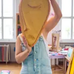 Sarı Taş Heykel Duvar Maskesi, El Yapımı Soyut Yarı Yüz Duvar Dekoru, Ev ve Ofis Hediye Dekor