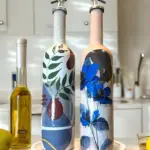 El yapımı Mavi Çiçekli Kız Desenli Sunum Stantlı 75 ml Zeytinyağı Sıvıyağ Şişesi Yağdanlık 2 li set