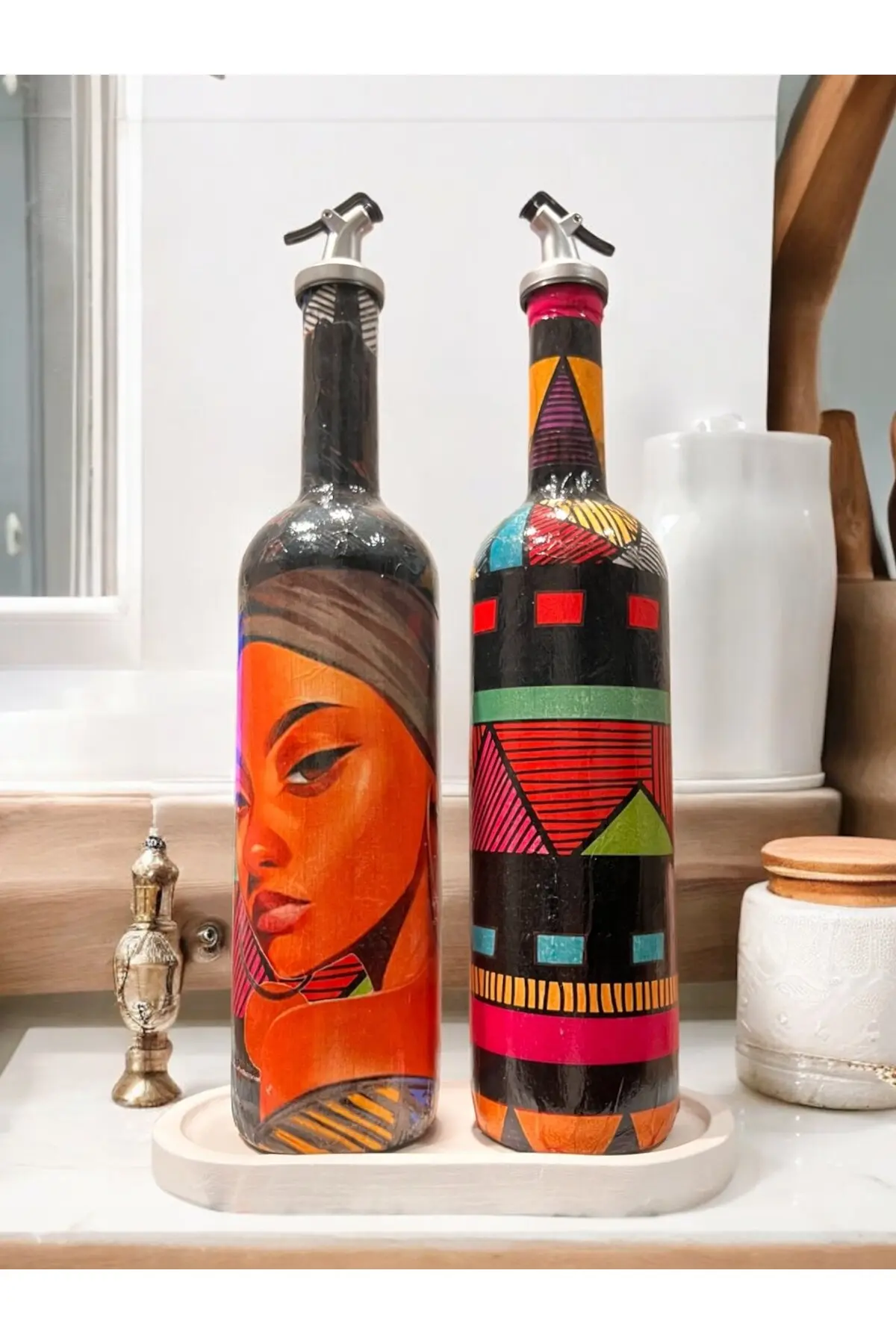 427356759970626a8a-img-1_org_zoom Kadın Portresi ve Geometrik Desenli Özel Tasarım Yağdanlık-Sirkelik Sosluk Seti- Ev ve Mutfak Dekor - Görsel 1