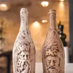 Özel Tasarım Zeus ve Posedion Heykel Dekorlu Eskitme Şarap Şişesi 2'li set Ev Dekoru Ofis Dekoru