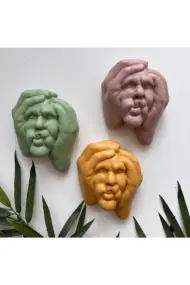 Ellerle Sıkılmış Renkli İnsan Yüzü Dekoratif Duvar Heykeli 3 lü Set Biblo Obje Ev Dekorasyon