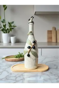 750 ml El Boyaması Cam Yağdanlık – Zeytin Dalı Rölyefli | Çatlatma Efektli | Ahşap Standlı
