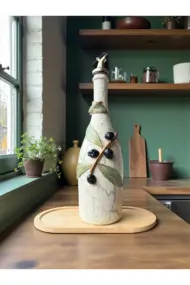750 ml El Boyaması Cam Yağdanlık – Zeytin Dalı Rölyefli | Çatlatma Efektli | Ahşap Standlı - Görsel 4