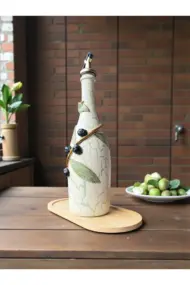 750 ml El Boyaması Cam Yağdanlık – Zeytin Dalı Rölyefli | Çatlatma Efektli | Ahşap Standlı - Görsel 6
