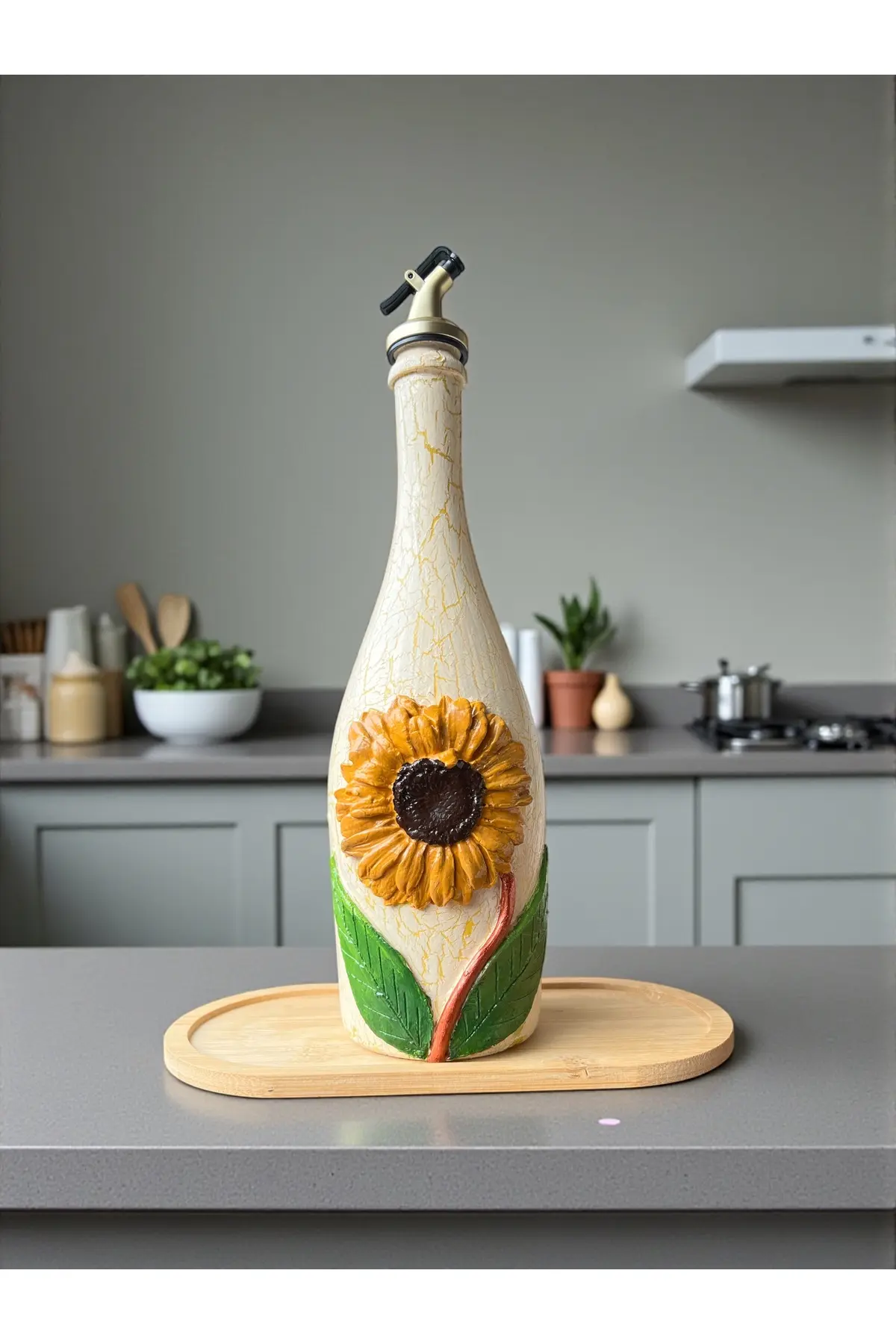 68912kjujh-img-1_org_zoom 750 ml El Boyaması Cam Yağdanlık – Ayçiçeği Rölyefli | Çatlatma Efektli | Ahşap Standlı - Görsel 1